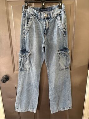 Aéropostale Light Wash High-Rise Wide Leg Cargo Jeans